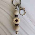 Daisy Cream Keychain